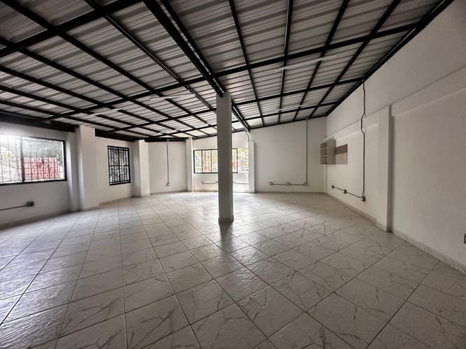 Bodega en arriendo en El Chagualo, Medellín, 120 m² · foto 3 de 17