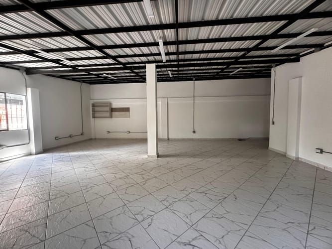 Bodega en arriendo en El Chagualo, Medellín, 120 m² · foto 6 de 17