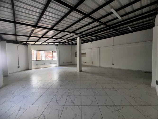 Bodega en arriendo en El Chagualo, Medellín, 120 m² · foto 8 de 17