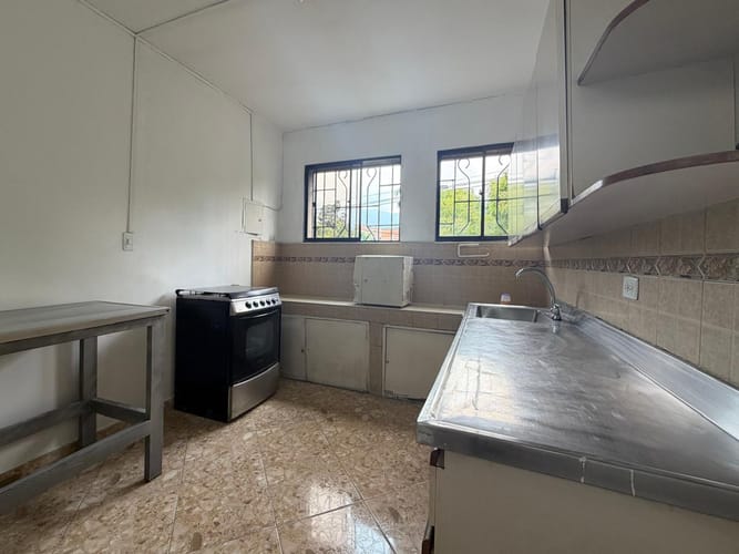 Casa de 5 alcobas en arriendo en Bombona No.1, Medellín, 133 m² · foto 4 de 20