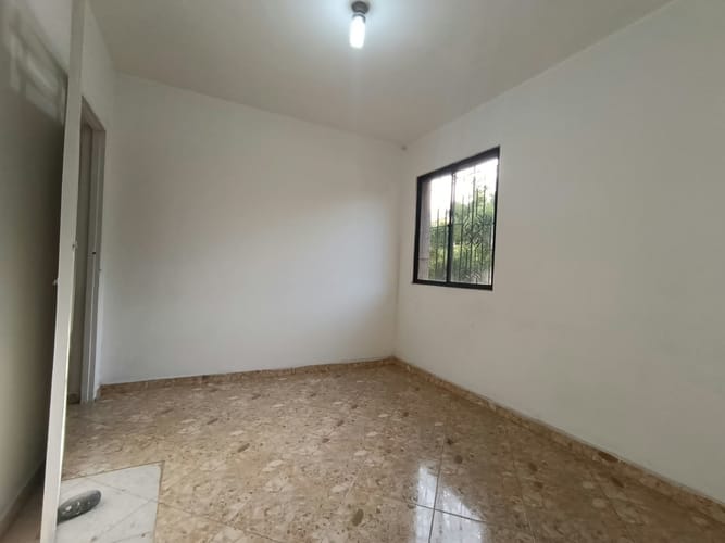 Casa de 5 alcobas en arriendo en Bombona No.1, Medellín, 133 m² · foto 12 de 20