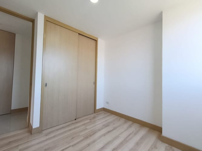Apartamento de 3 alcobas en arriendo en Castropol, Medellín, 94 m² · foto 3 de 13