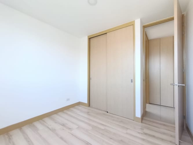 Apartamento de 3 alcobas en arriendo en Castropol, Medellín, 94 m² · foto 4 de 13