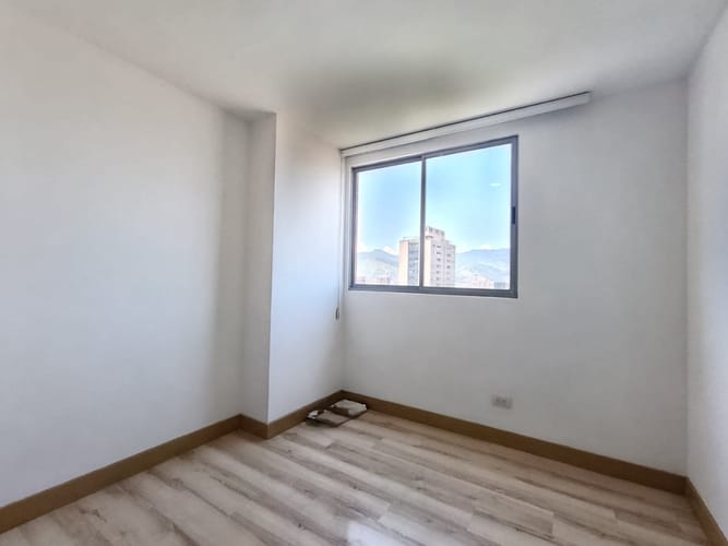 Apartamento de 3 alcobas en arriendo en Castropol, Medellín, 94 m² · foto 5 de 13