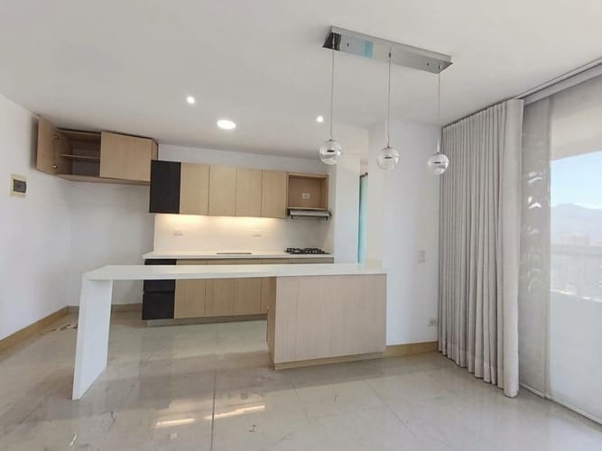 Apartamento de 3 alcobas en arriendo en Castropol, Medellín, 94 m² · foto 12 de 13