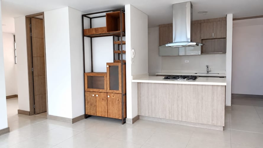 Apartamento de 2 alcobas en arriendo en Loma Del Esmeraldal, Envigado, 89 m² · foto 3 de 19
