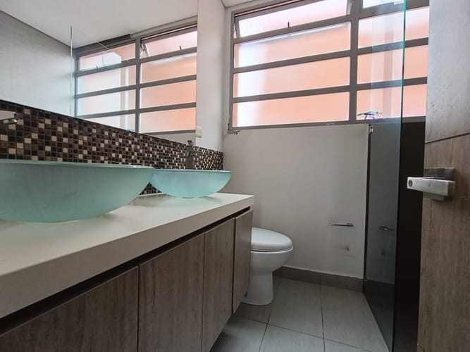 Apartamento de 2 alcobas en arriendo en Loma Del Esmeraldal, Envigado, 89 m² · foto 12 de 19