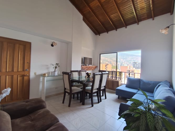 Apartamento de 3 alcobas en arriendo en Laureles, Medellín, 110 m² · foto 5 de 17