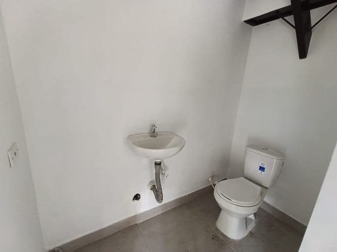 Local en arriendo en Manchester, Bello, 60 m² · foto 8 de 10