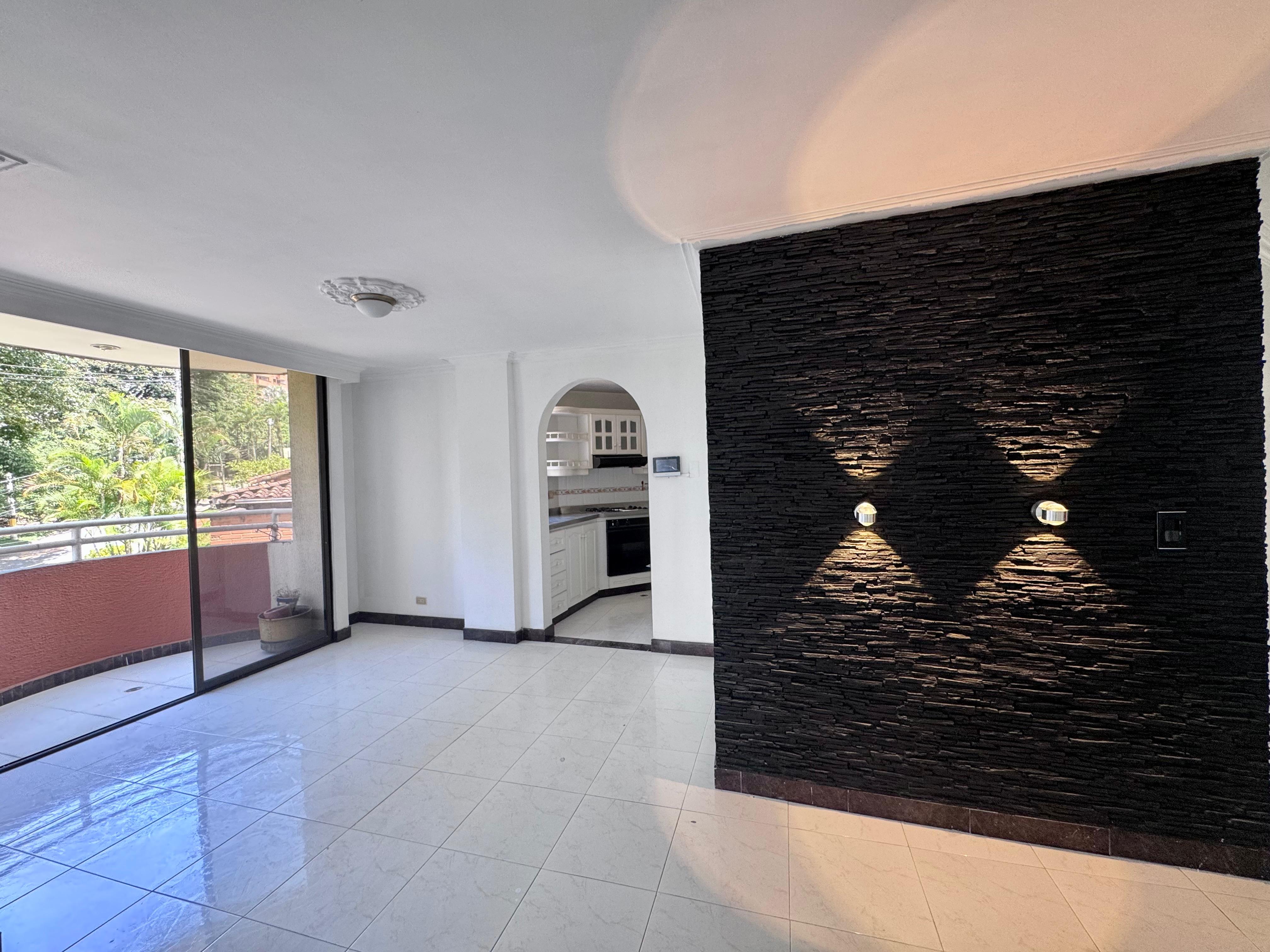 Apartamento en Arriendo en Vía Las Palmas, Medellín