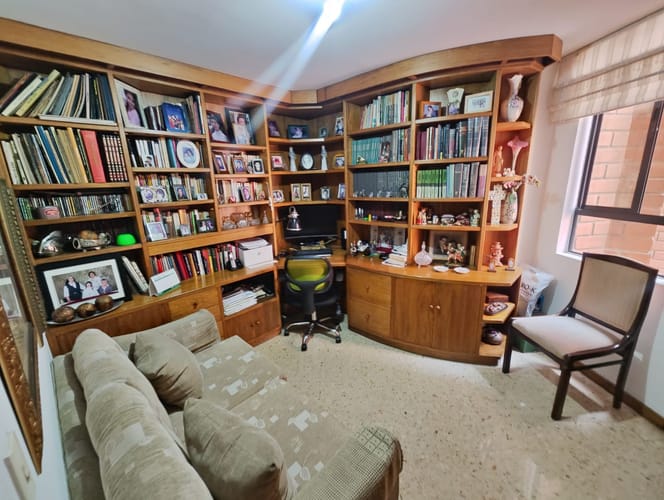 Apartamento de 3 alcobas en arriendo en Laureles, Medellín, 130 m² · foto 10 de 12