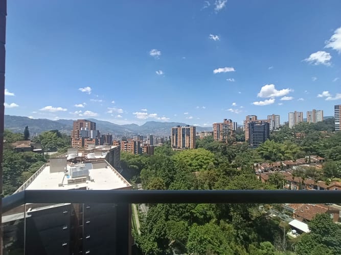 Apartamento de 2 alcobas en arriendo en Loma Del Esmeraldal, Envigado, 65 m² · foto 2 de 18