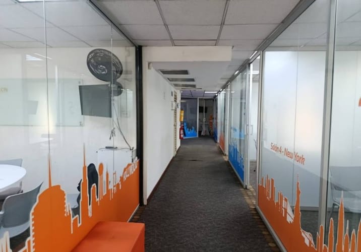 Oficina en arriendo en Laureles, Medellín, 338 m² · foto 2 de 20