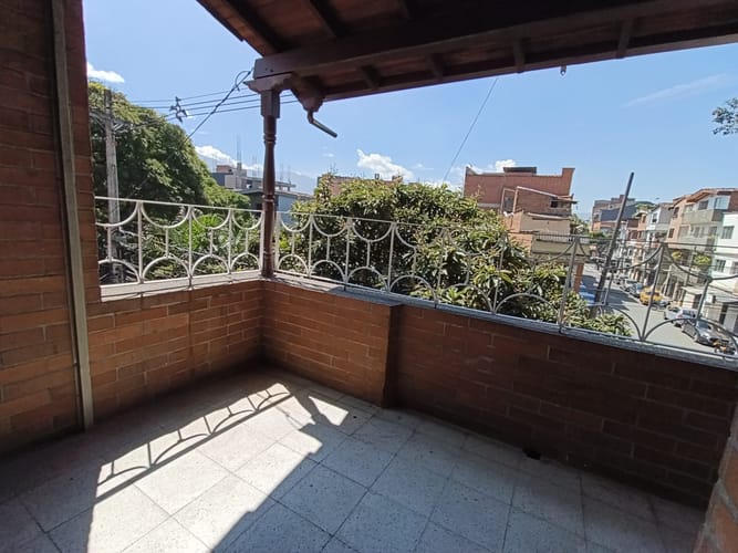 Apartamento de 3 alcobas en arriendo en Laureles, Medellín, 90 m² · foto 2 de 20