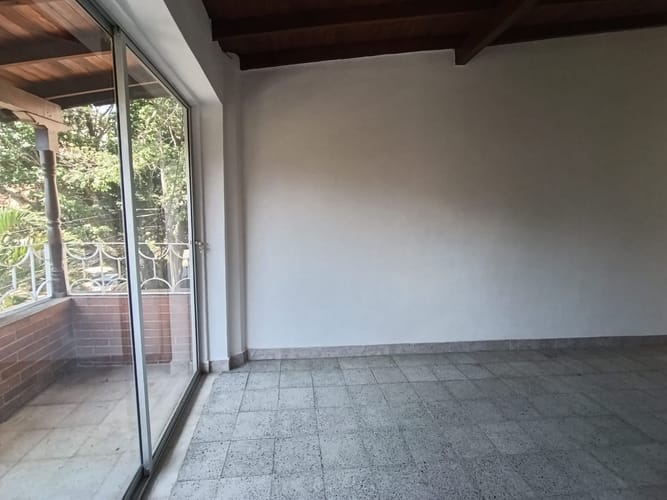 Apartamento de 3 alcobas en arriendo en Laureles, Medellín, 90 m² · foto 3 de 20