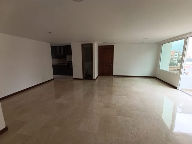 Apartamento de 3 alcobas en arriendo en Laureles, Medellín, 148 m² · foto 2 de 20