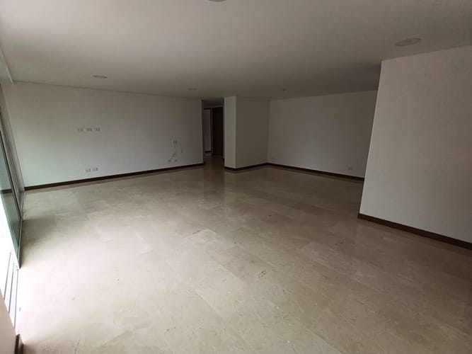 Apartamento de 3 alcobas en arriendo en Laureles, Medellín, 148 m² · foto 5 de 20