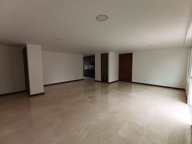 Apartamento de 3 alcobas en arriendo en Laureles, Medellín, 148 m² · foto 6 de 20