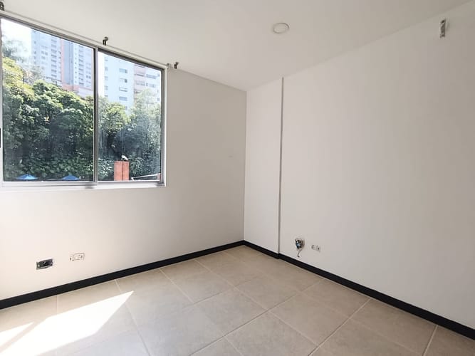 Apartamento de 3 alcobas en arriendo en El Poblado, Medellín, 78 m² · foto 3 de 14