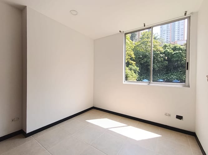 Apartamento de 3 alcobas en arriendo en El Poblado, Medellín, 78 m² · foto 4 de 14