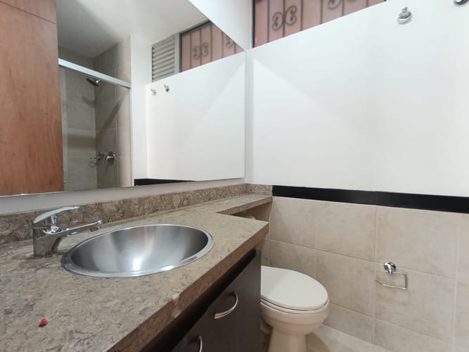 Apartamento de 3 alcobas en arriendo en El Poblado, Medellín, 78 m² · foto 6 de 14