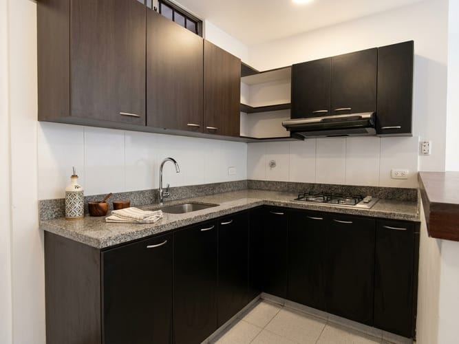 Apartamento de 3 alcobas en arriendo en El Poblado, Medellín, 78 m² · foto 8 de 14