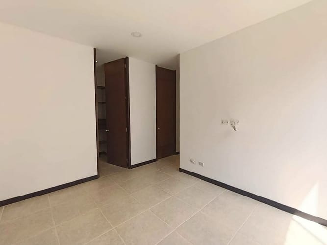 Apartamento de 3 alcobas en arriendo en El Poblado, Medellín, 78 m² · foto 9 de 14