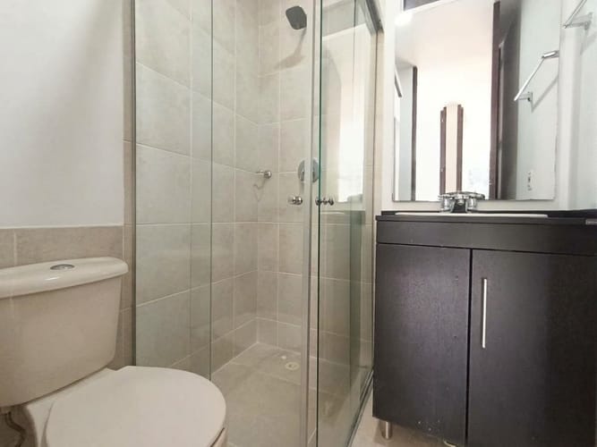 Apartamento de 3 alcobas en arriendo en El Poblado, Medellín, 78 m² · foto 11 de 14