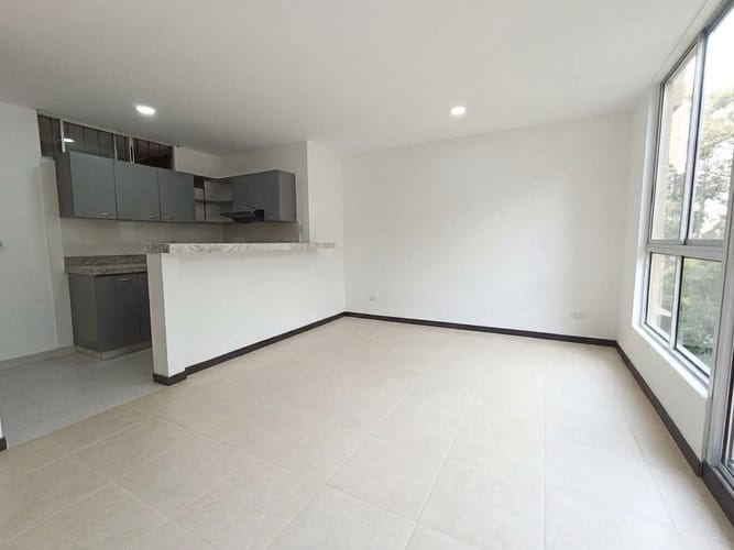 Apartamento de 3 alcobas en arriendo en El Poblado, Medellín, 78 m² · foto 12 de 14