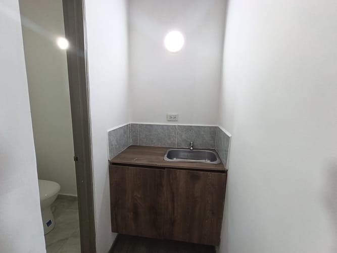 Oficina en arriendo en Vía Las Palmas, Medellín, 48 m² · foto 7 de 11