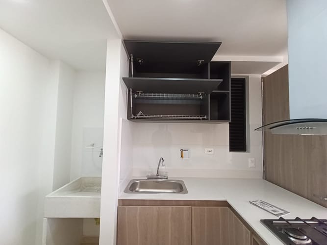 Apartamento de 3 alcobas en arriendo en Manchester, Bello, 73 m² · foto 3 de 12