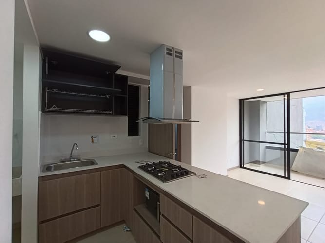 Apartamento de 3 alcobas en arriendo en Manchester, Bello, 73 m² · foto 5 de 12