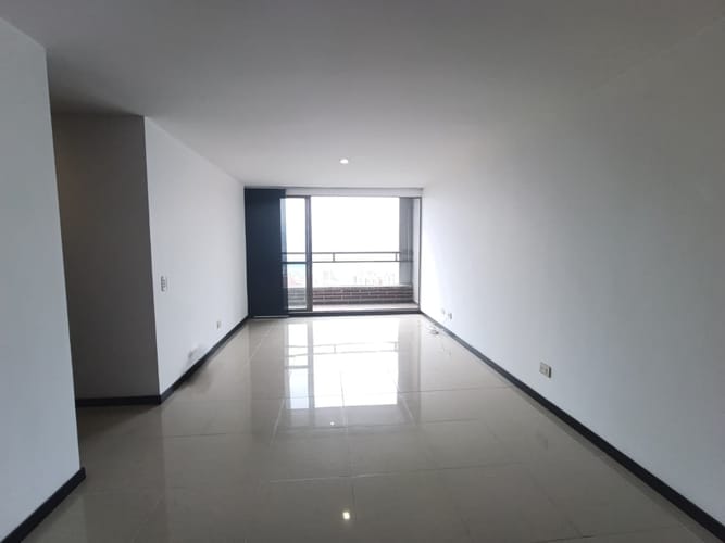 Apartamento de 3 alcobas en arriendo en El Poblado, Medellín, 84 m² · foto 3 de 20