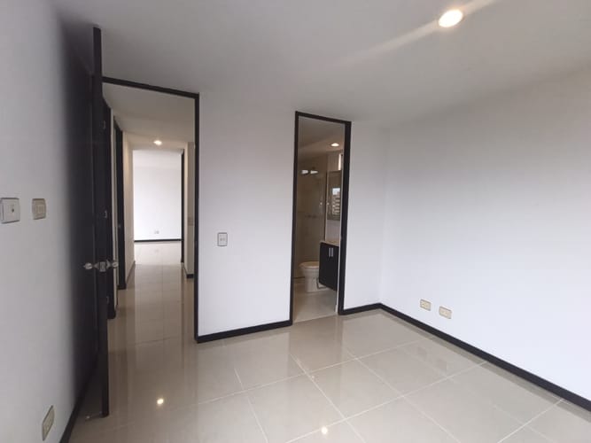 Apartamento de 3 alcobas en arriendo en El Poblado, Medellín, 84 m² · foto 10 de 20