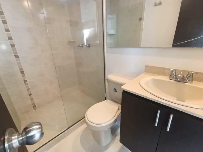 Apartamento de 3 alcobas en arriendo en El Poblado, Medellín, 84 m² · foto 14 de 20