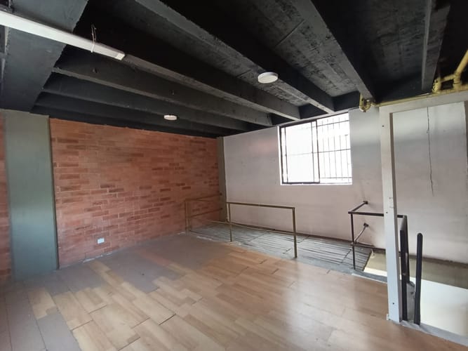 Local en arriendo en El Chagualo, Medellín, 57 m² · foto 10 de 12