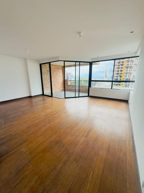 Apartamento de 3 alcobas en venta en Juanambu, Cali, 135 m² · foto 2 de 15