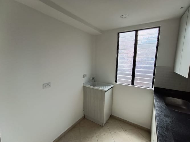 Apartamento de 3 alcobas en arriendo en Boston, Medellín, 58 m² · foto 4 de 17