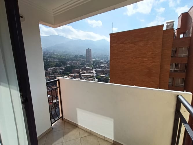 Apartamento de 3 alcobas en arriendo en Boston, Medellín, 58 m² · foto 8 de 17