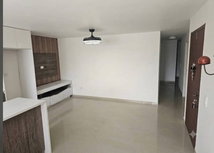Apartamento de 3 alcobas en arriendo en Conquistadores, Medellín, 77 m² · foto 3 de 11
