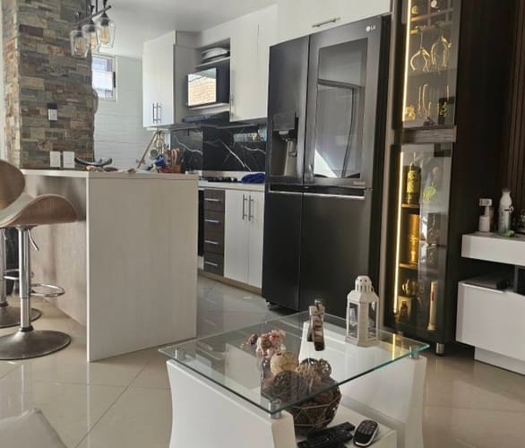 Apartamento de 3 alcobas en arriendo en Conquistadores, Medellín, 77 m² · foto 4 de 11
