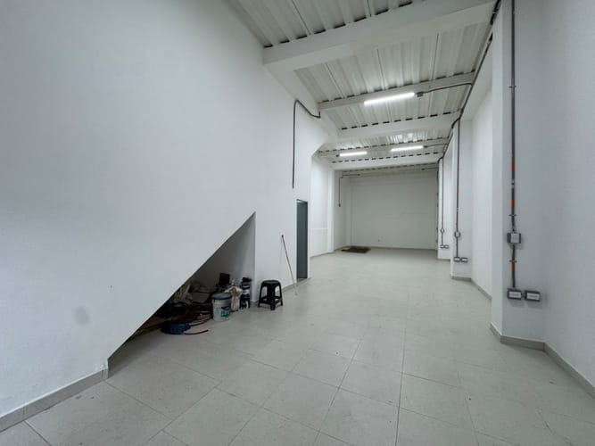 Bodega en arriendo en Cristo Rey, Medellín, 120 m² · foto 2 de 12