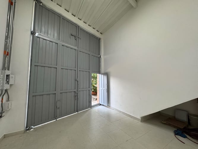 Bodega en arriendo en Cristo Rey, Medellín, 120 m² · foto 5 de 12