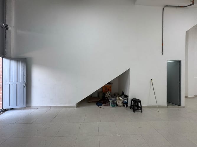 Bodega en arriendo en Cristo Rey, Medellín, 120 m² · foto 6 de 12