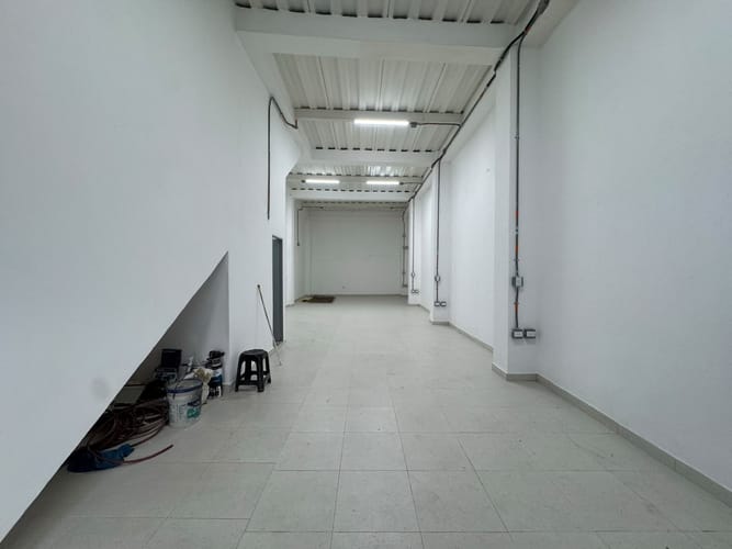 Bodega en arriendo en Cristo Rey, Medellín, 120 m² · foto 7 de 12
