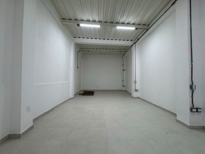 Bodega en arriendo en Cristo Rey, Medellín, 120 m² · foto 10 de 12