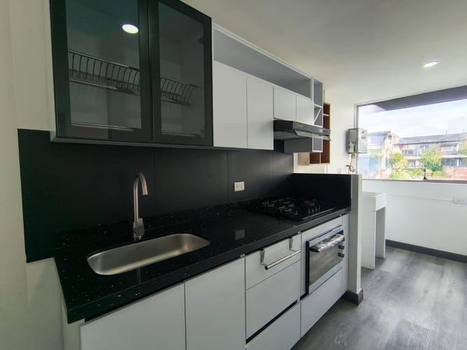 Apartamento de 3 alcobas en arriendo en Urbanización Las Cumbres, Medellín, 81 m² · foto 6 de 13