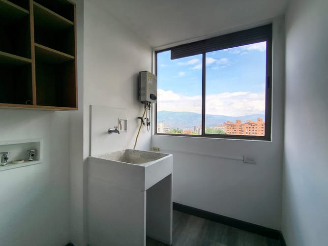 Apartamento de 3 alcobas en arriendo en Urbanización Las Cumbres, Medellín, 81 m² · foto 7 de 13