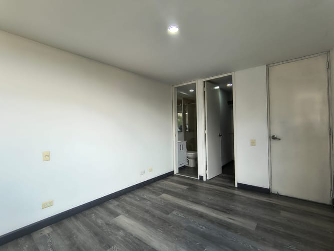 Apartamento de 3 alcobas en arriendo en Urbanización Las Cumbres, Medellín, 81 m² · foto 11 de 13