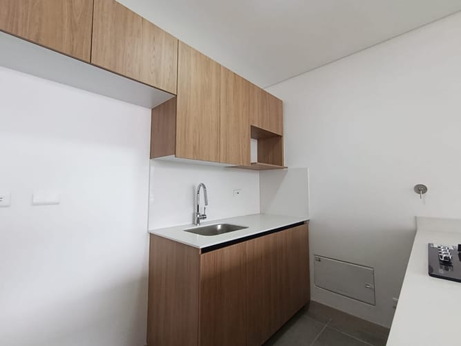 Apartamento de 2 alcobas en arriendo en El Poblado, Medellín, 87 m² · foto 5 de 14